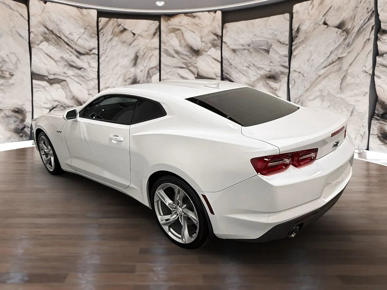 Used 2023 Chevrolet Camaro LT w/ Technology Package image 14