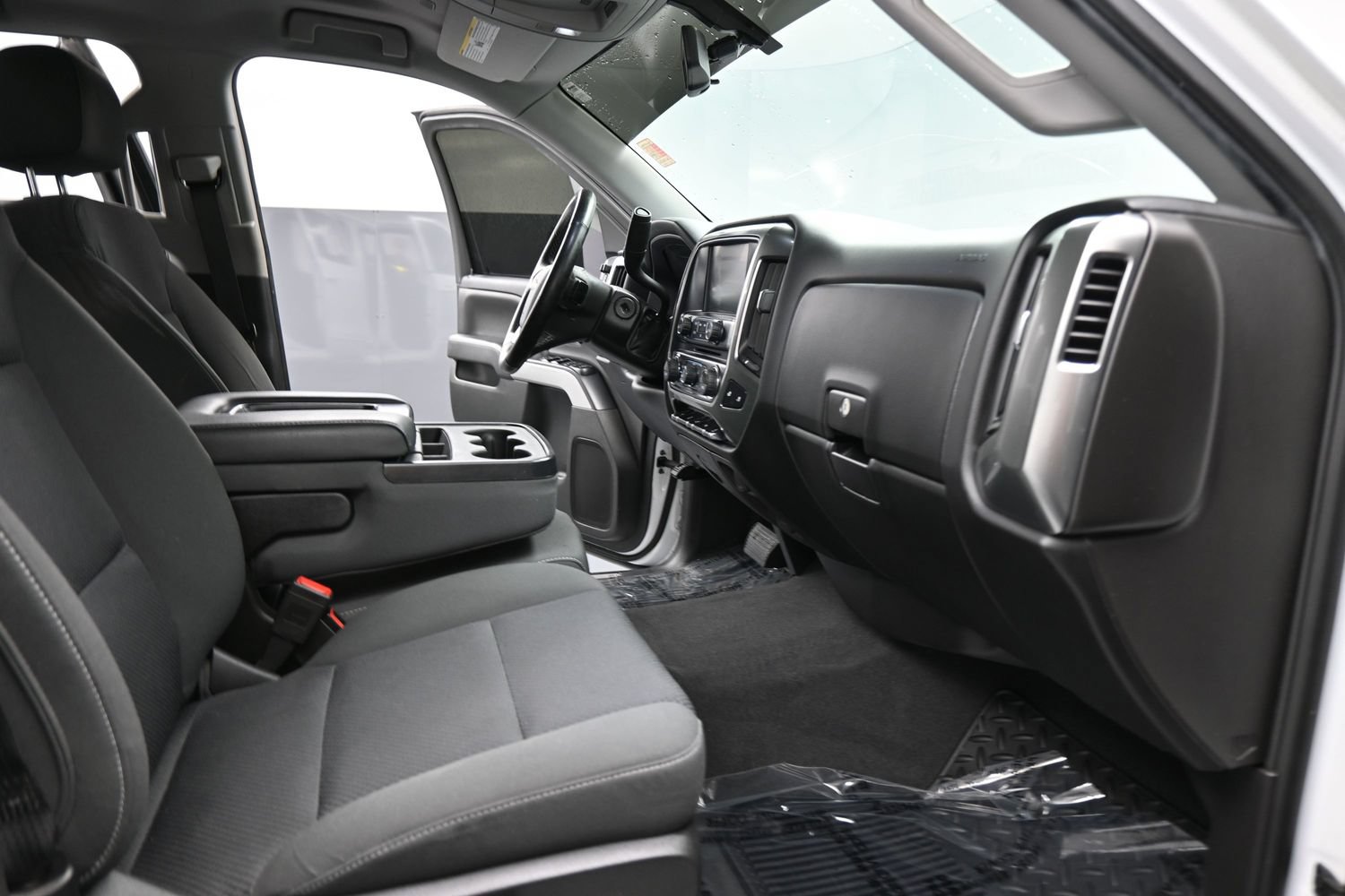 Used 2018 Chevrolet Silverado 1500 LT w/ All Star Edition AWD/4WD image 18