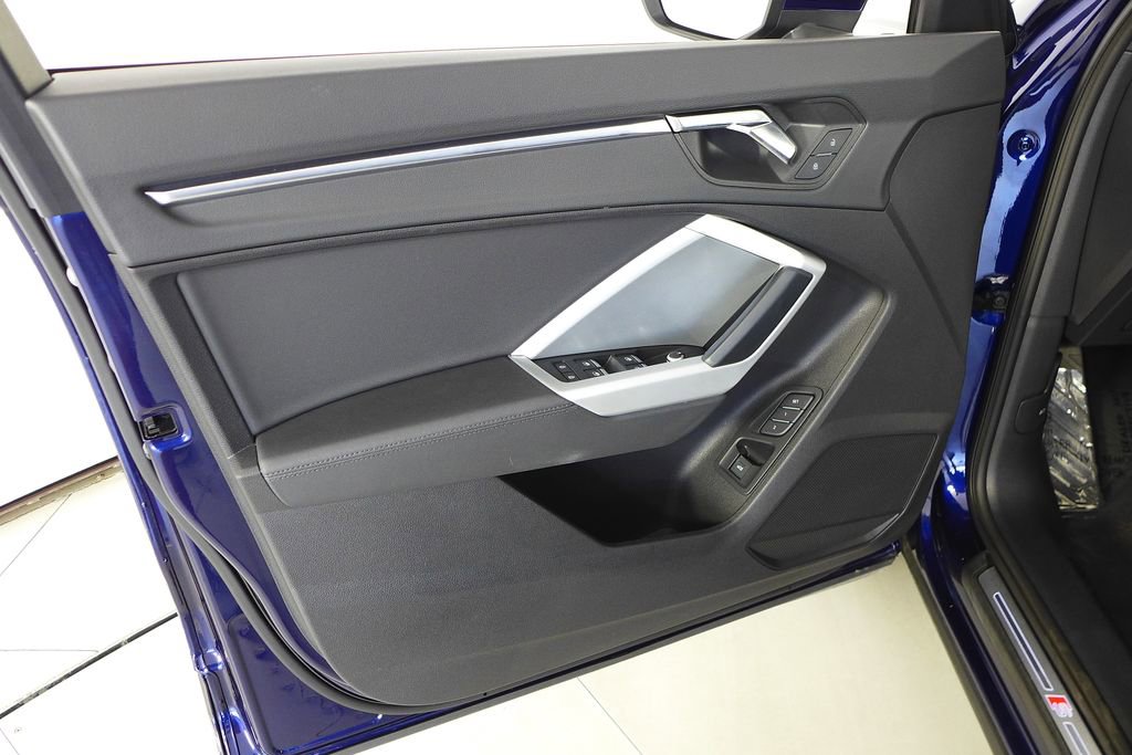 Used 2022 Audi Q3 2.0T Premium w/ Convenience Package image 11