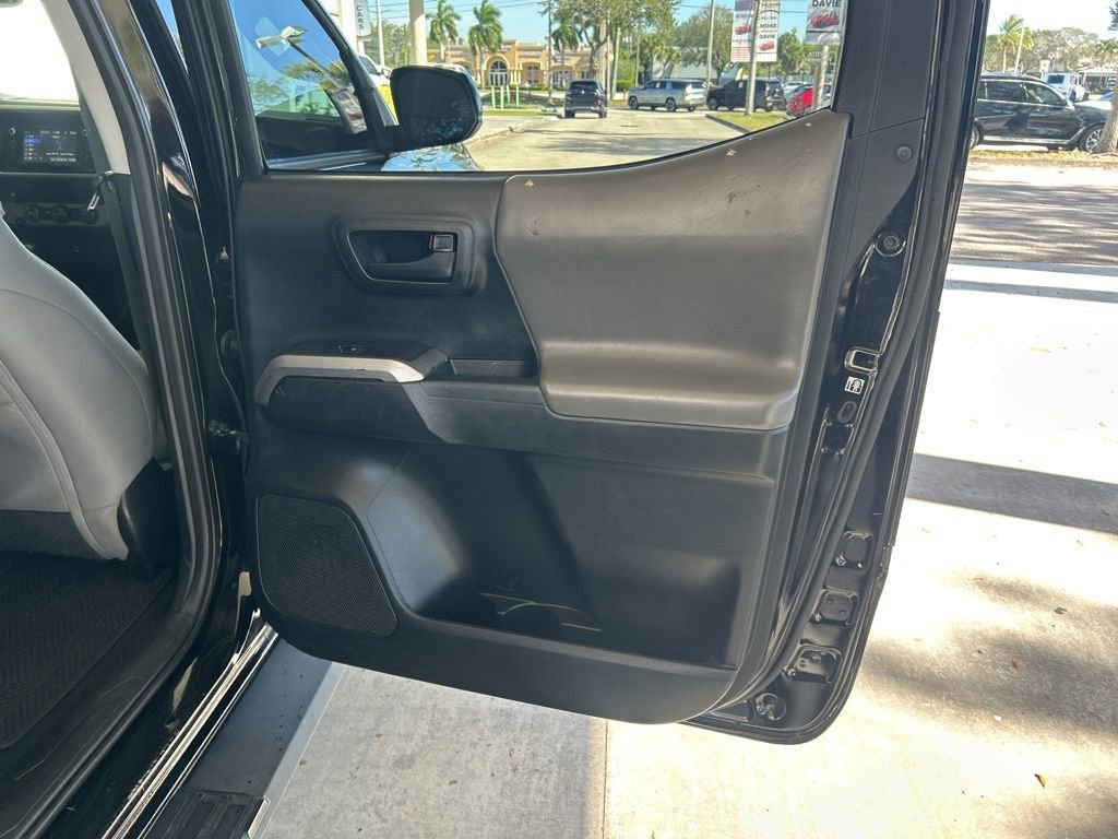 Used 2017 Toyota Tacoma SR5 w/ Tow Package image 30