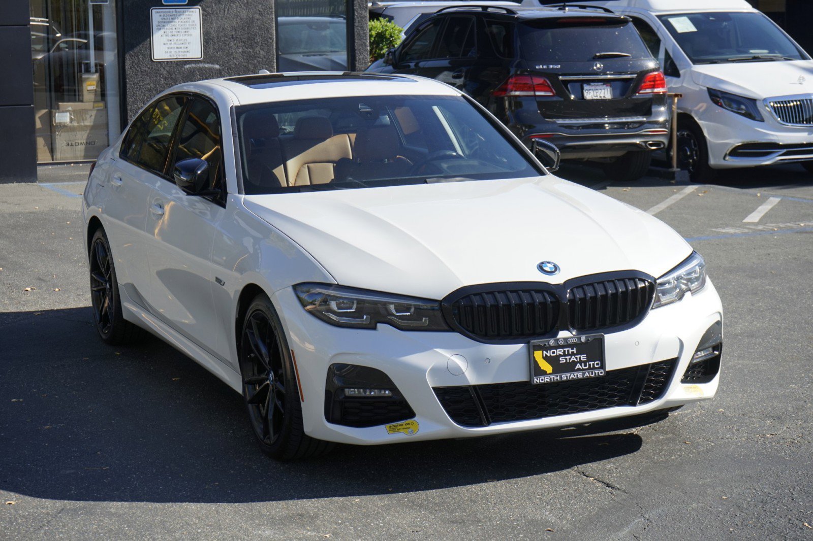Used 2022 BMW 330e w/ M Sport Package image 6