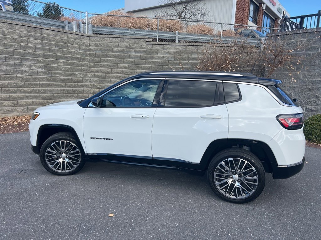 Used 2022 Jeep Compass Limited w/ Elite Group image 30