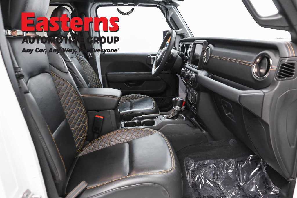 Used 2023 Jeep Wrangler Unlimited Sahara AWD/4WD image 27