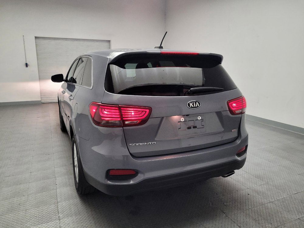 Used 2020 Kia Sorento LX FWD image 6