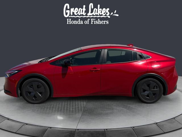 Used 2024 Toyota Prius LE FWD image 2