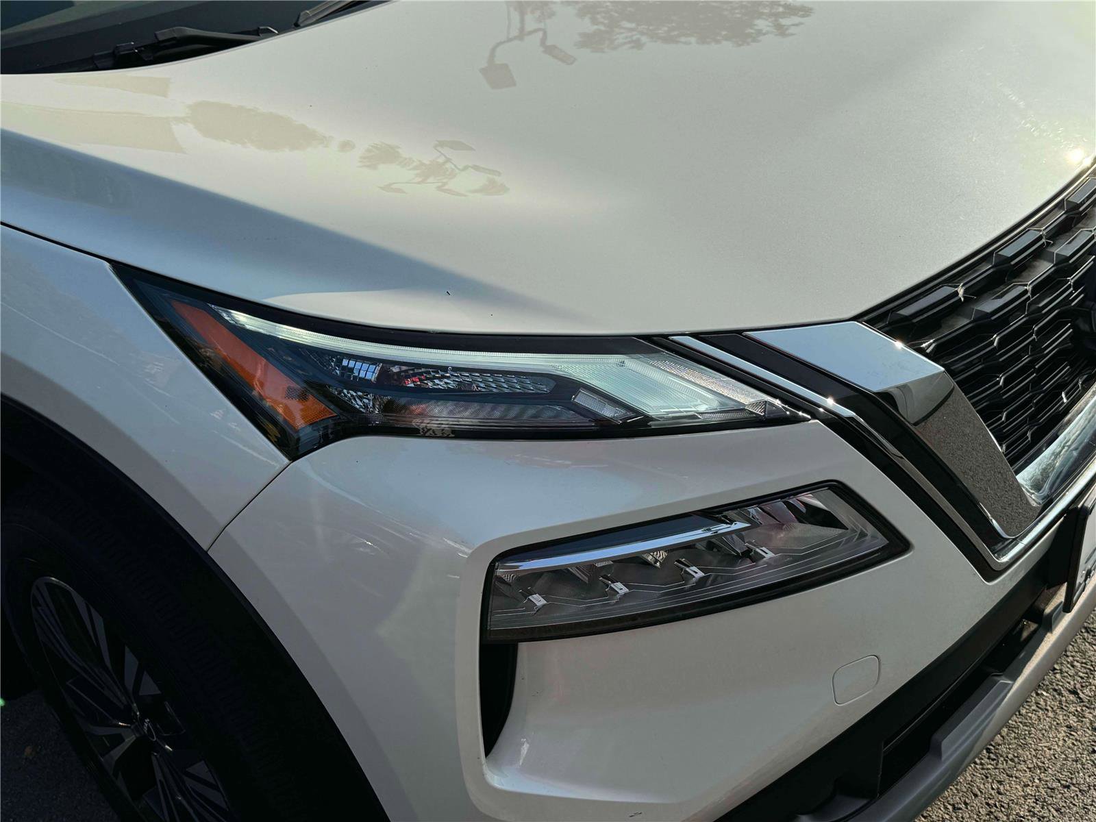 Used 2023 Nissan Rogue SV image 9