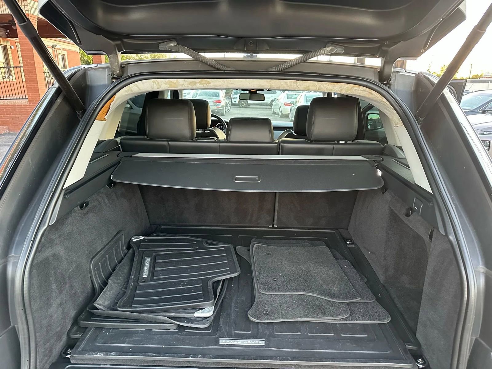 Used 2014 Land Rover Range Rover Sport SE image 11