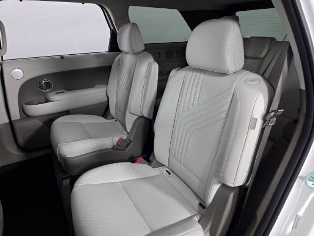Used 2026 Hyundai Palisade SEL FWD image 17