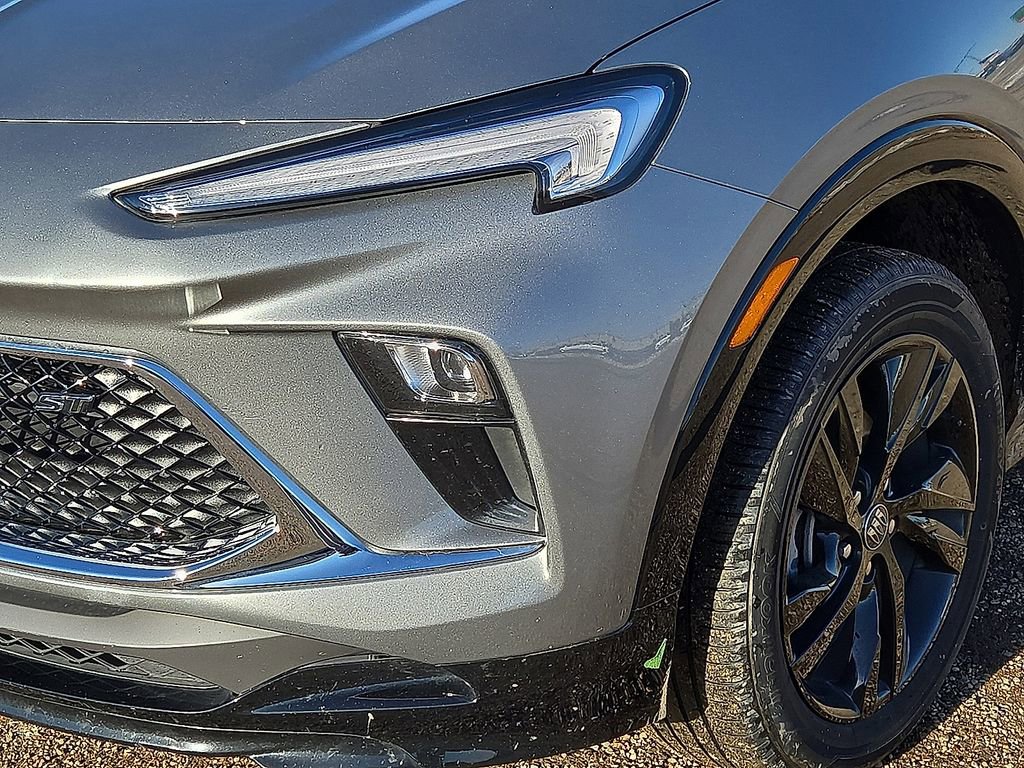 Used 2024 Buick Encore GX Sport Touring image 9