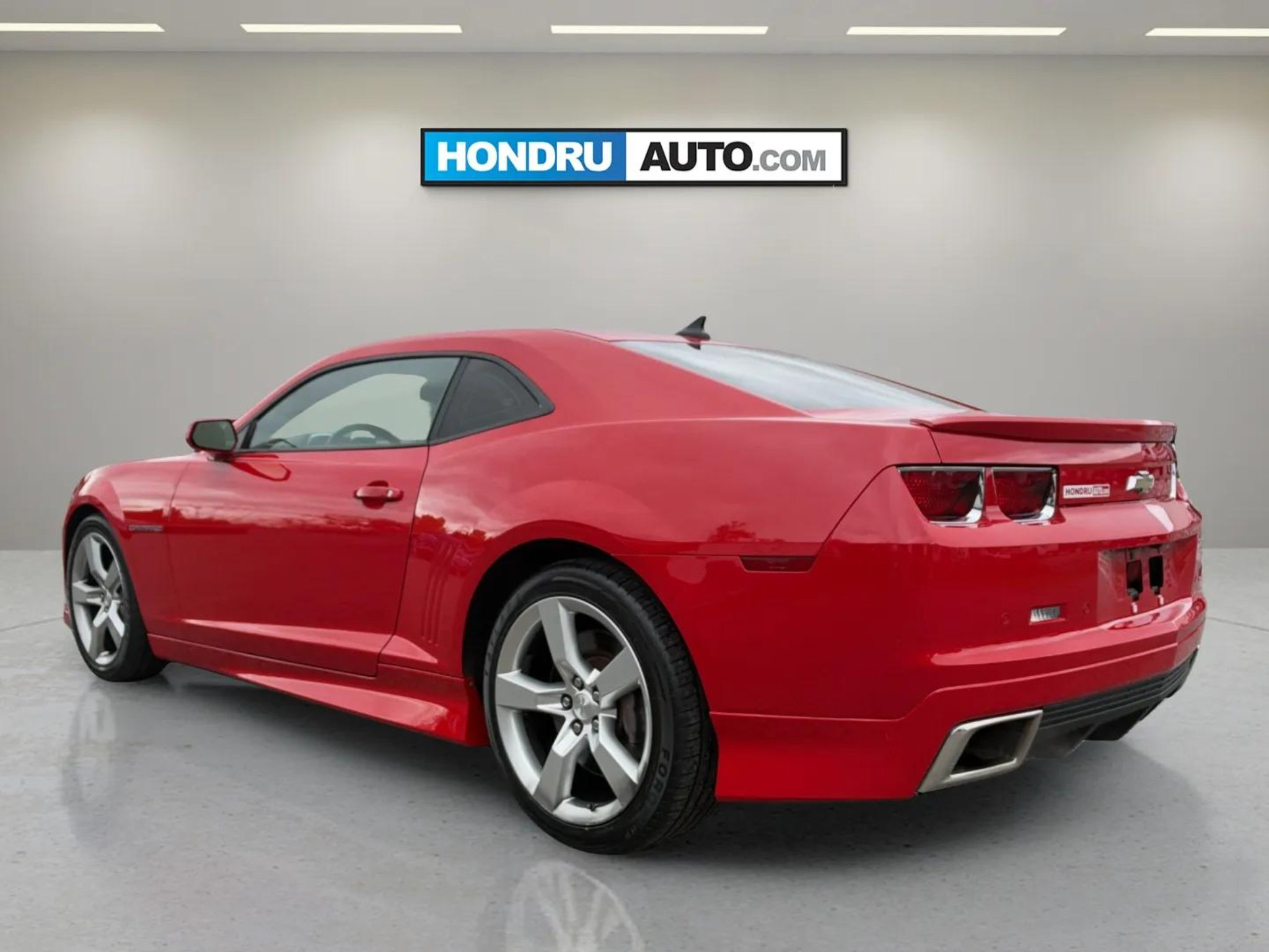 Used 2012 Chevrolet Camaro SS RWD image 3