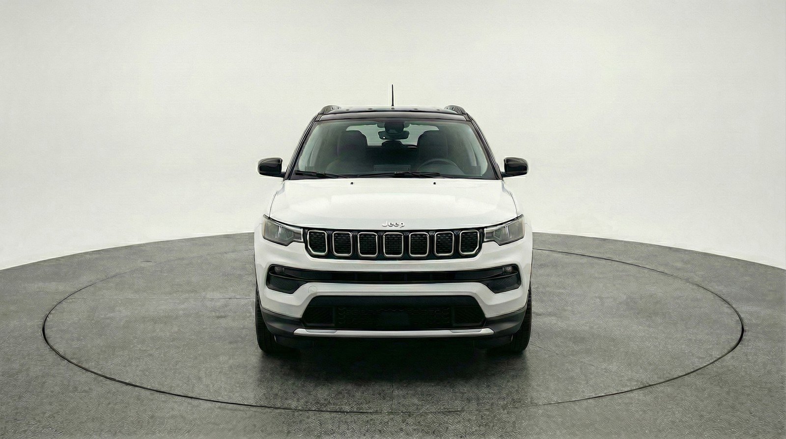 Used 2025 Jeep Compass Limited image 1