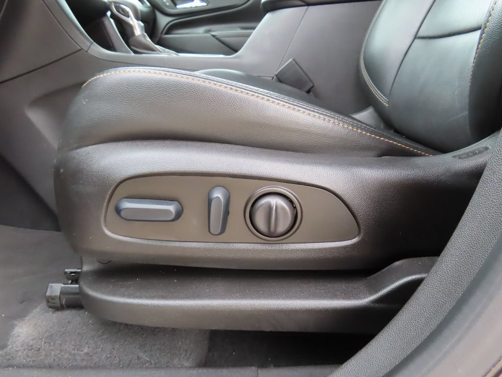 Used 2023 Chevrolet Equinox Premier AWD/4WD image 8