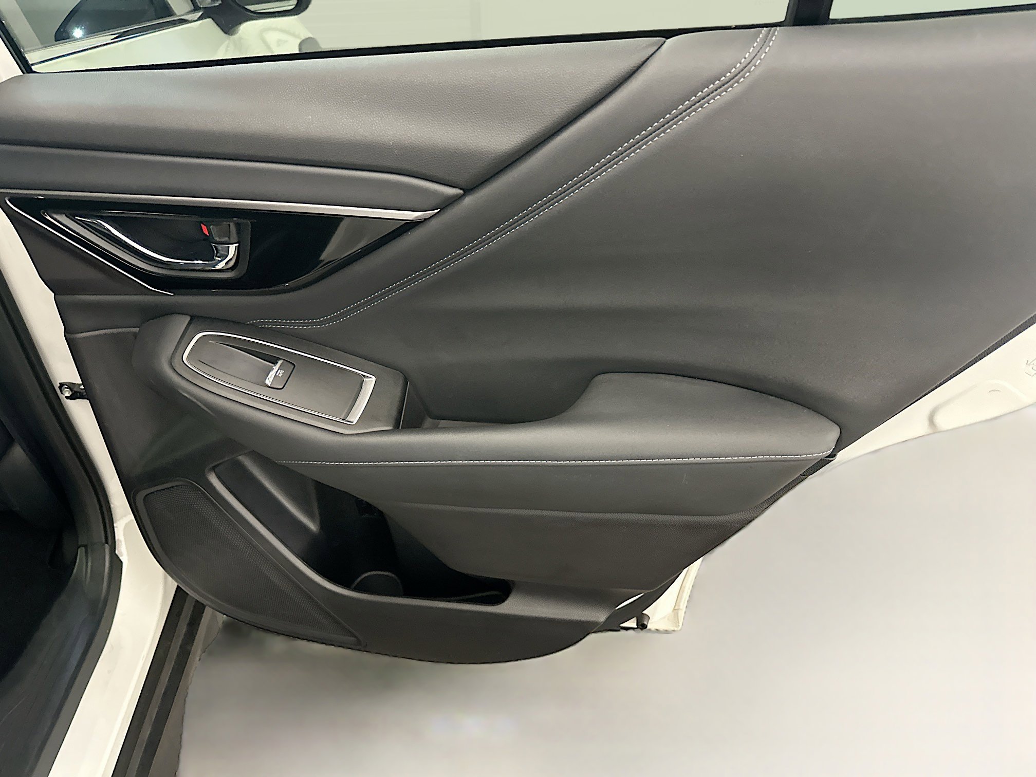 Used 2023 Subaru Outback Touring XT AWD/4WD image 33