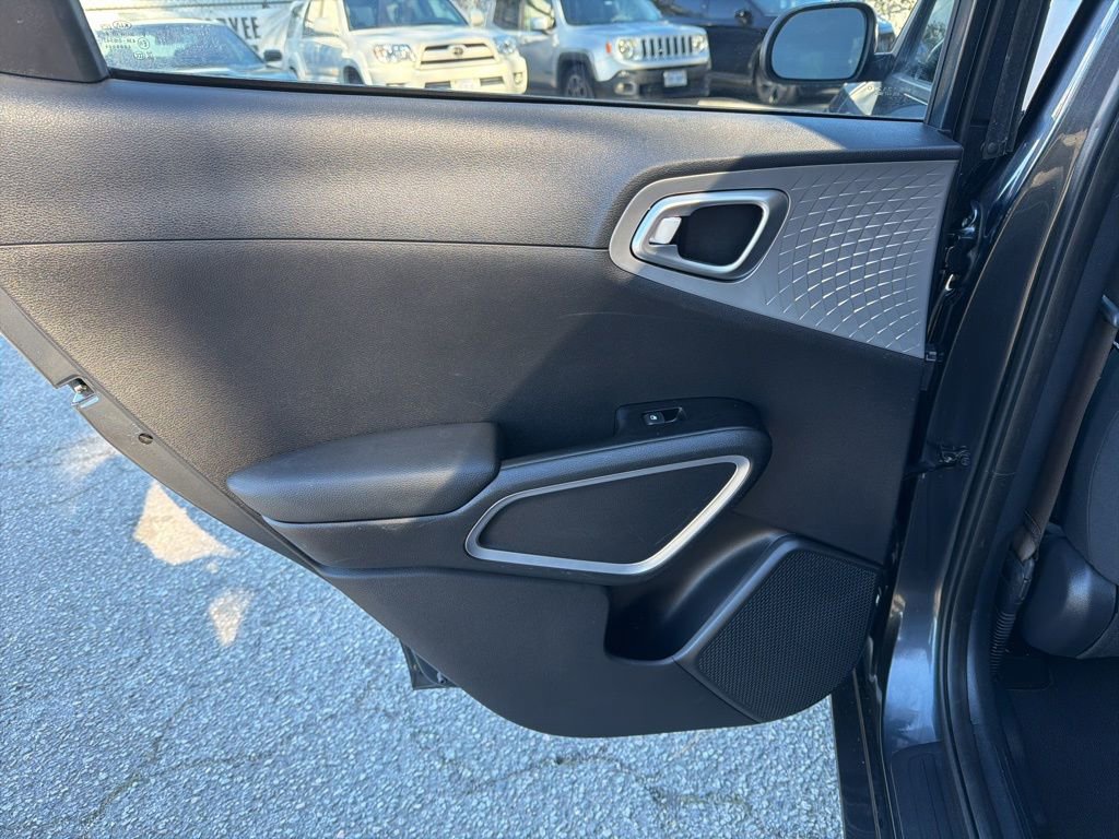 Used 2020 Kia Soul LX image 21