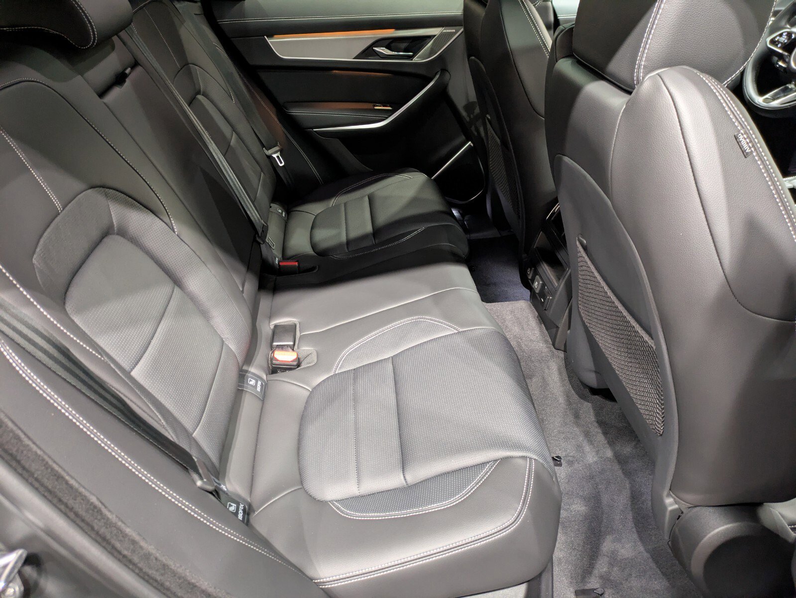 New 2026 Jaguar F-PACE R-Dynamic S image 20