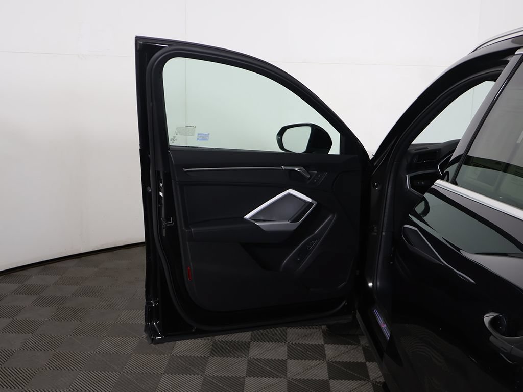 Used 2023 Audi Q3 2.0T Premium w/ Convenience Package AWD/4WD image 19