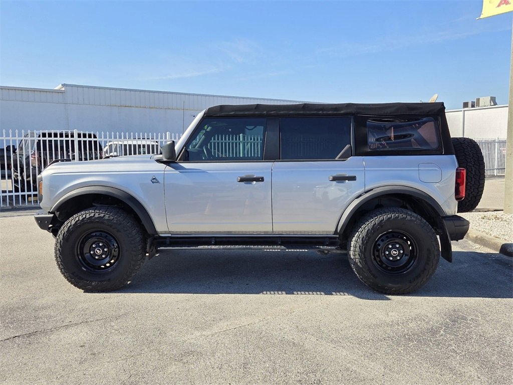 Used 2021 Ford Bronco Black Diamond image 4