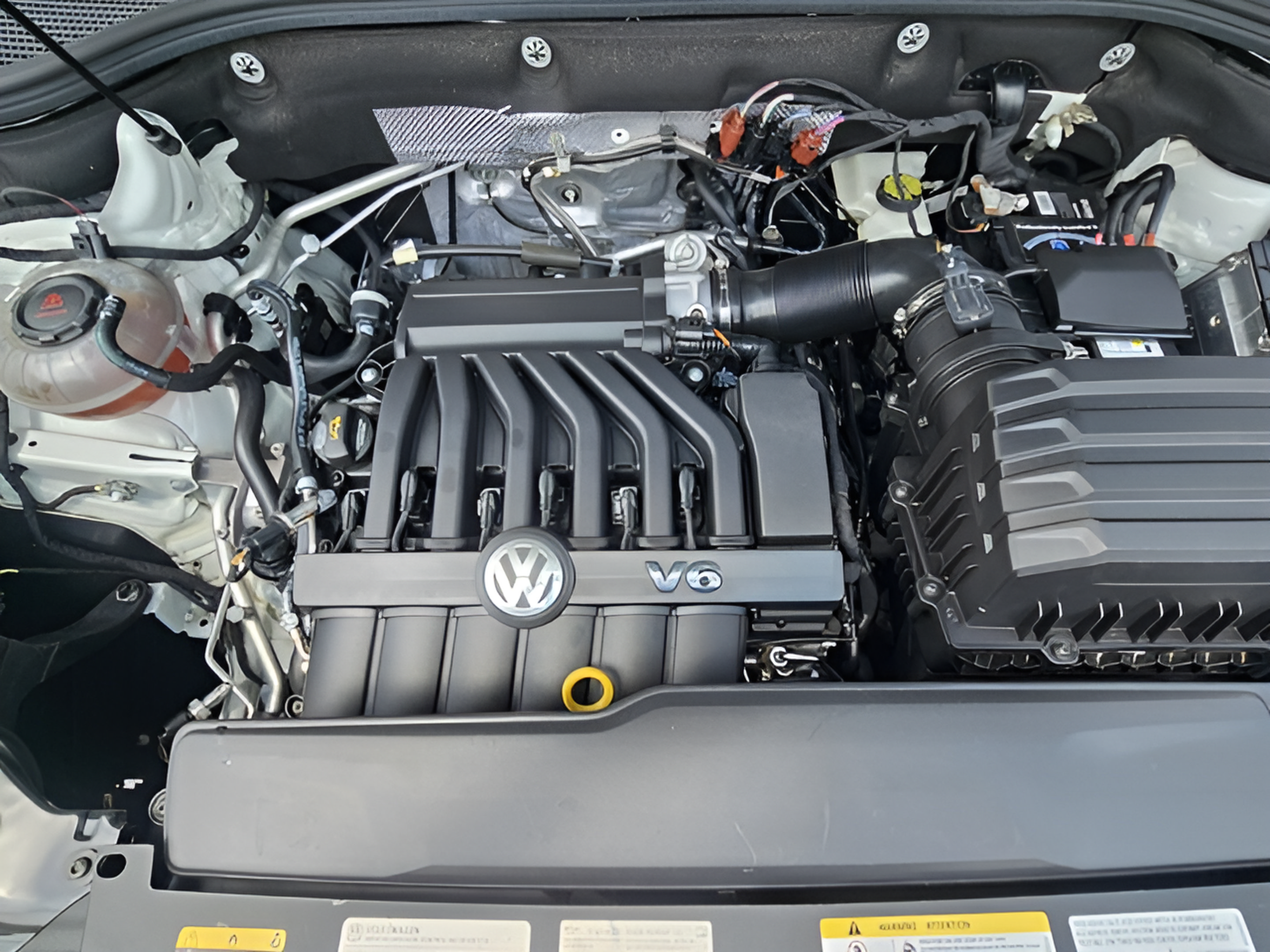 Certified 2022 Volkswagen Atlas Cross Sport SEL Premium R-Line AWD/4WD image 26