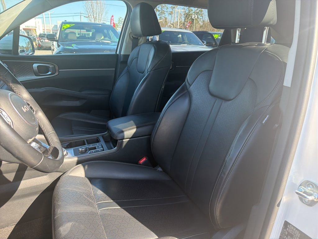 Used 2023 Kia Sorento EX image 14