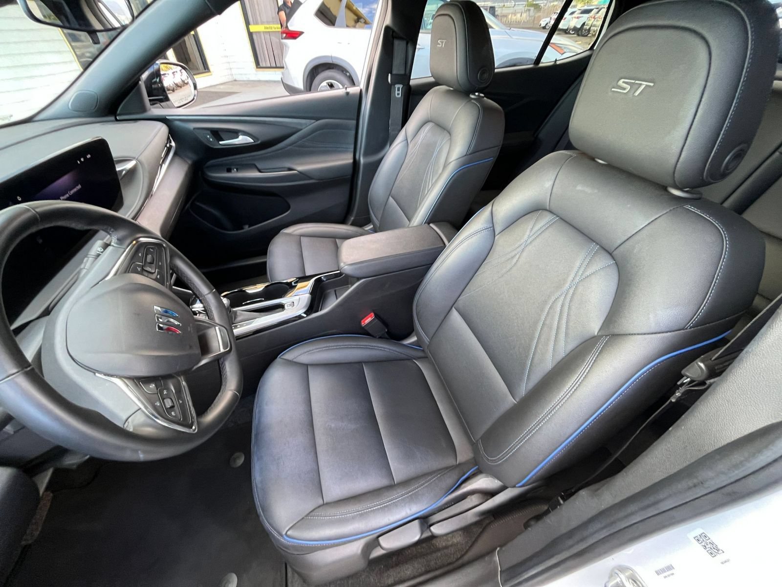 Used 2025 Buick Envista Sport Touring FWD image 27