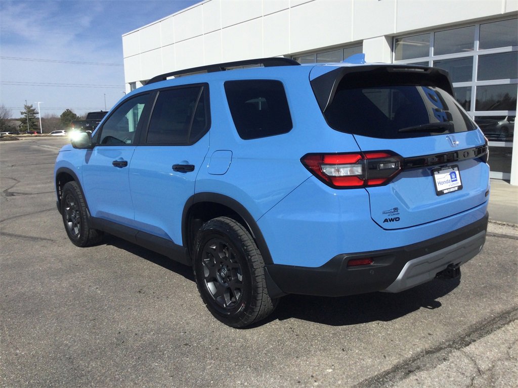 New 2025 Honda Pilot TrailSport image 8