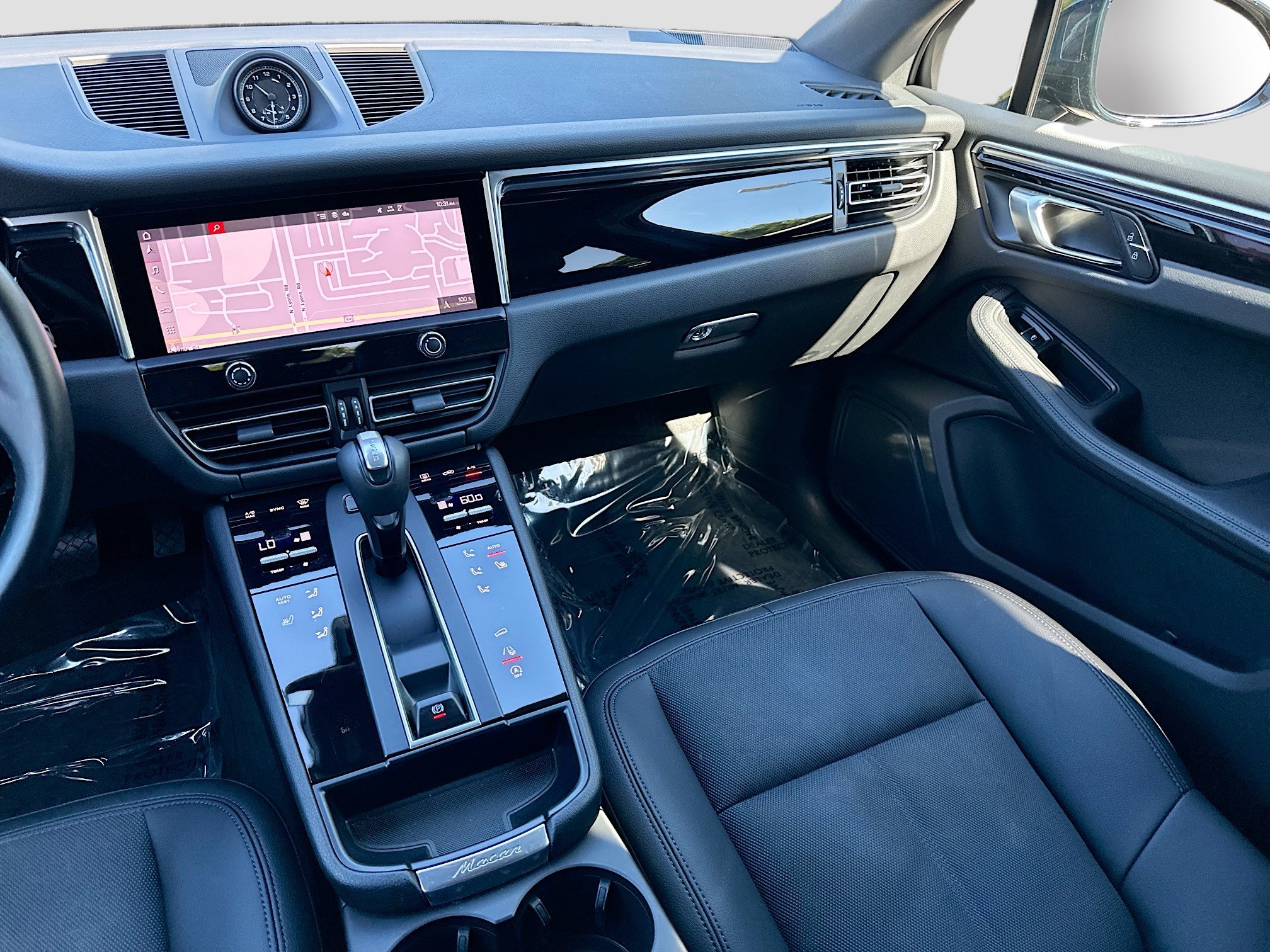 Used 2024 Porsche Macan image 23