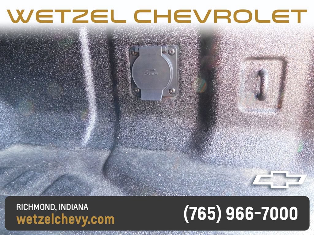 Used 2025 Chevrolet Colorado ZR2 w/ Technology Package AWD/4WD image 6