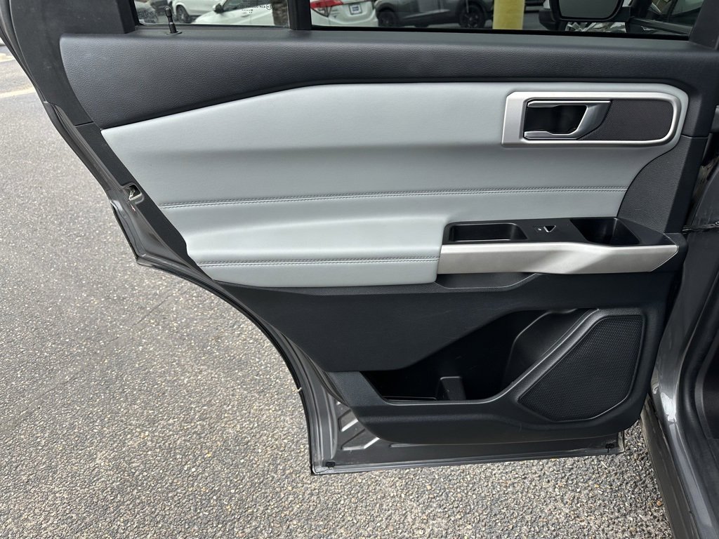 Used 2022 Ford Explorer XLT w/ Equipment Group 202A image 16