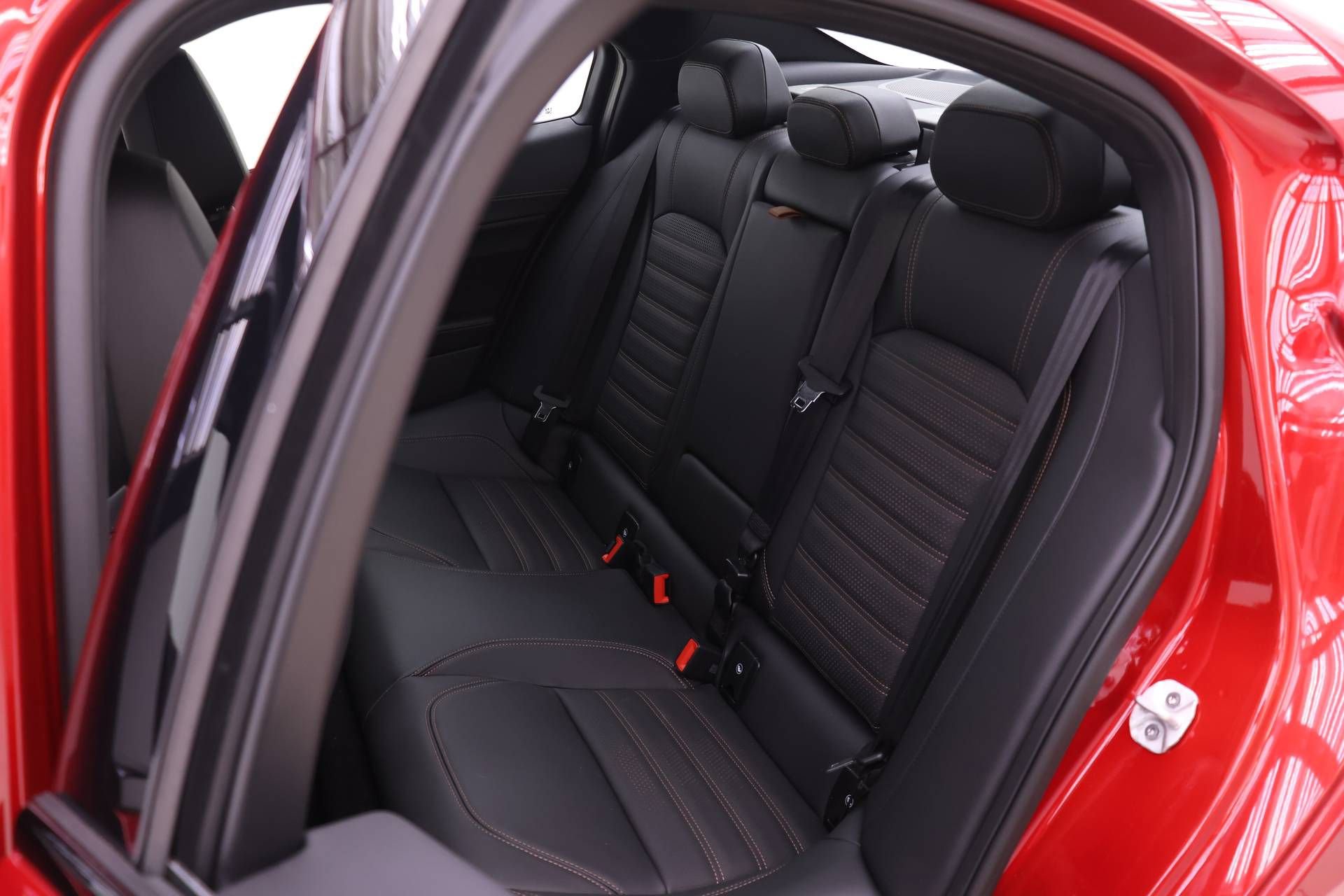 New 2025 Alfa Romeo Giulia w/ Driving Assist Package image 12