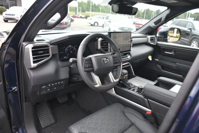 Used 2025 Toyota Sequoia SR5 image 18