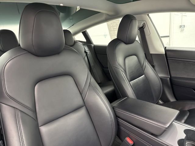Used 2021 Tesla Model 3 Standard Range Plus image 23