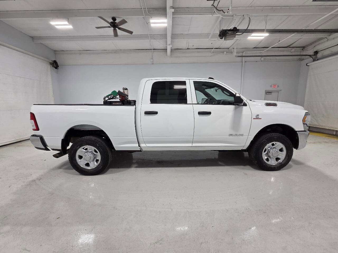 Used 2022 RAM 2500 Tradesman w/ Chrome Appearance Group image 9