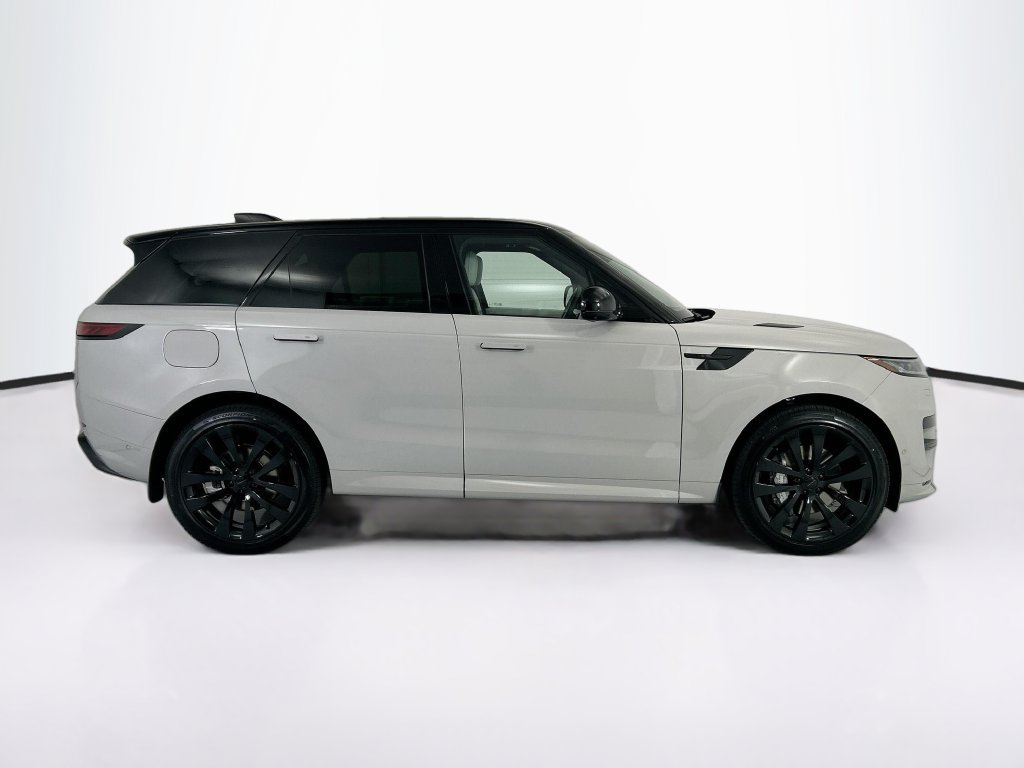 New 2027 Land Rover Range Rover Sport Dynamic SE AWD/4WD image 4