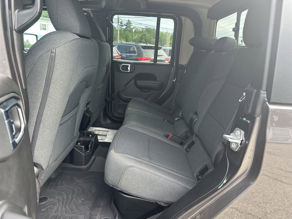 New 2025 Jeep Gladiator Willys image 26