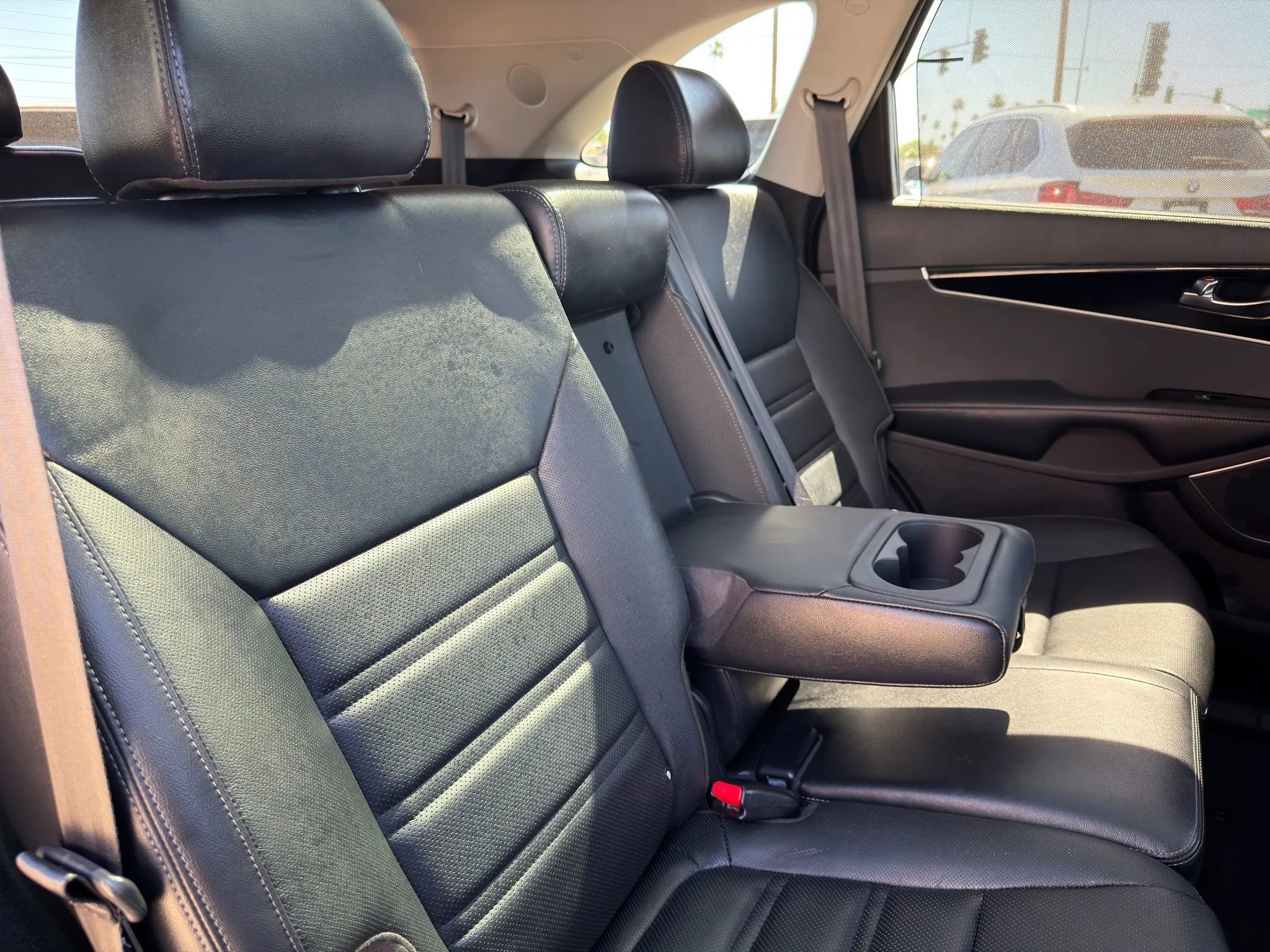 Used 2019 Kia Sorento SX image 33