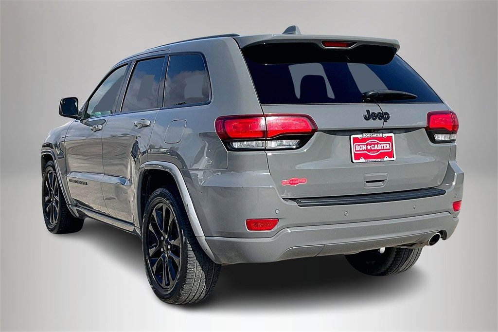 Used 2021 Jeep Grand Cherokee Laredo X image 3