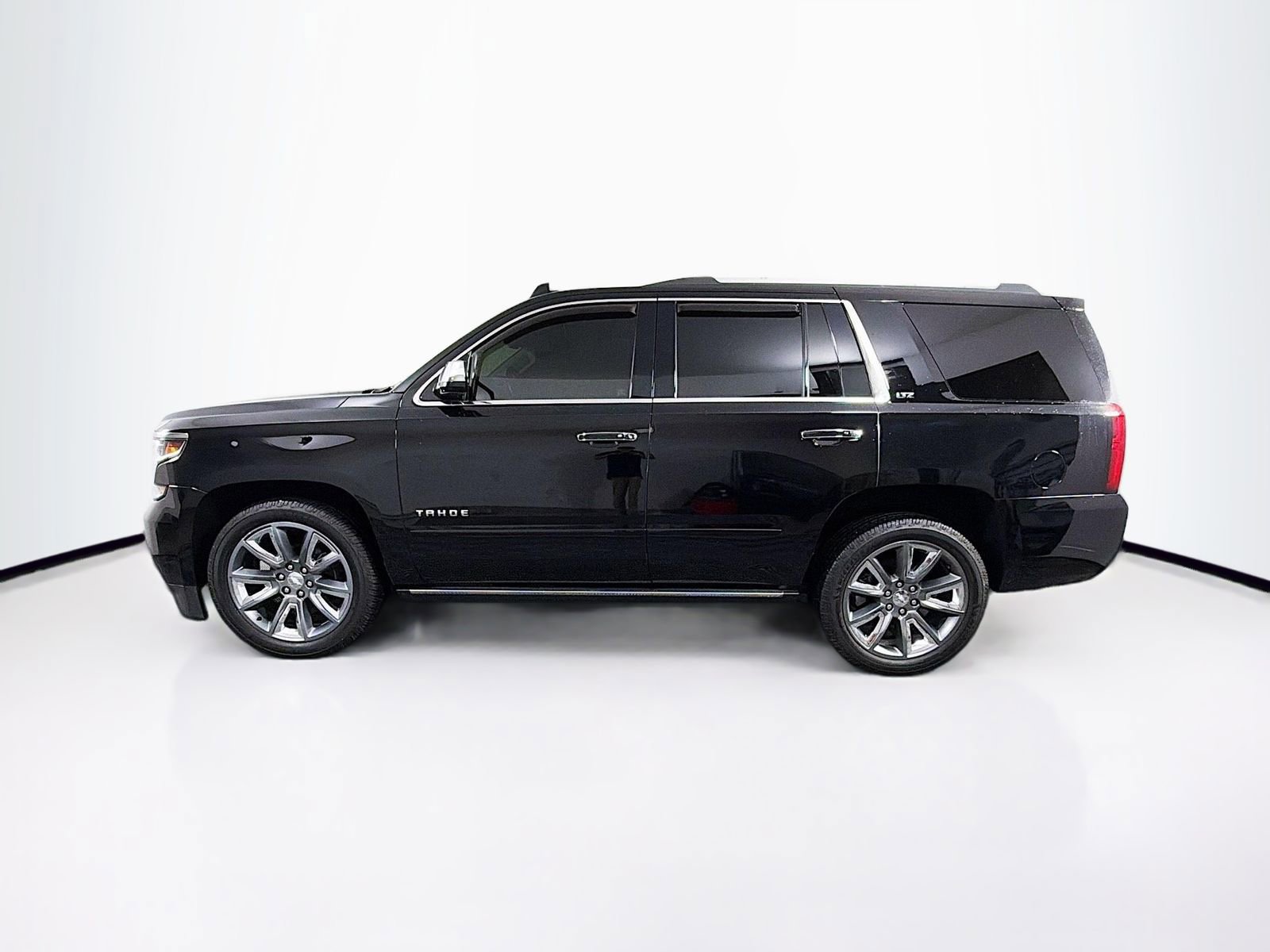 Used 2016 Chevrolet Tahoe LTZ AWD/4WD image 4