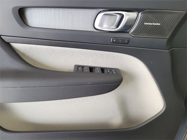 New 2026 Volvo XC40 B4 Plus w/ Climate Package image 22
