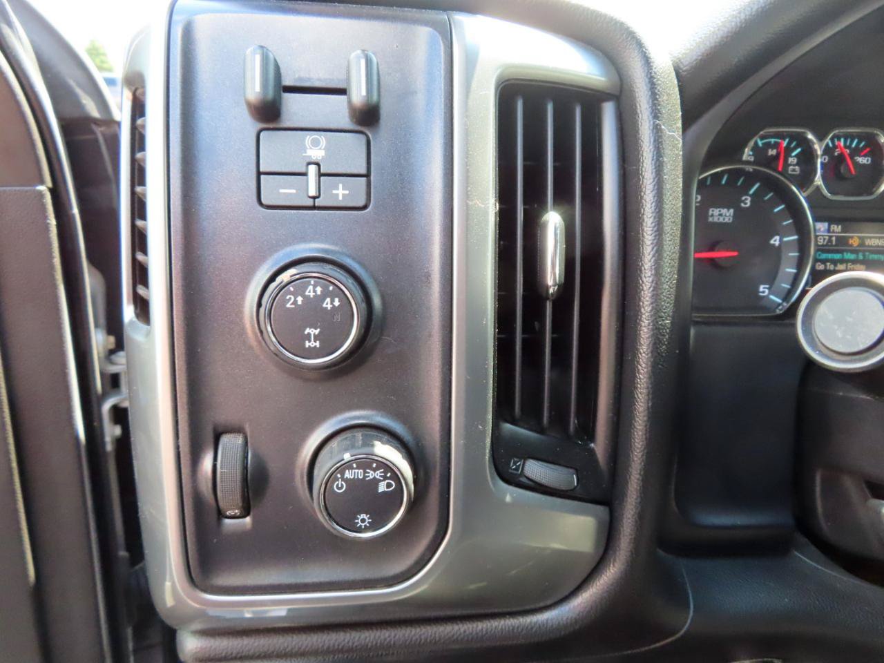 Used 2015 Chevrolet Silverado 2500 LT AWD/4WD image 32