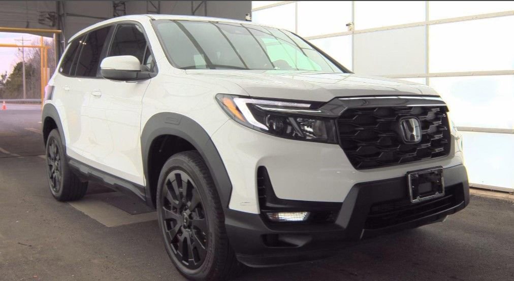 Used 2023 Honda Passport EX-L image 4