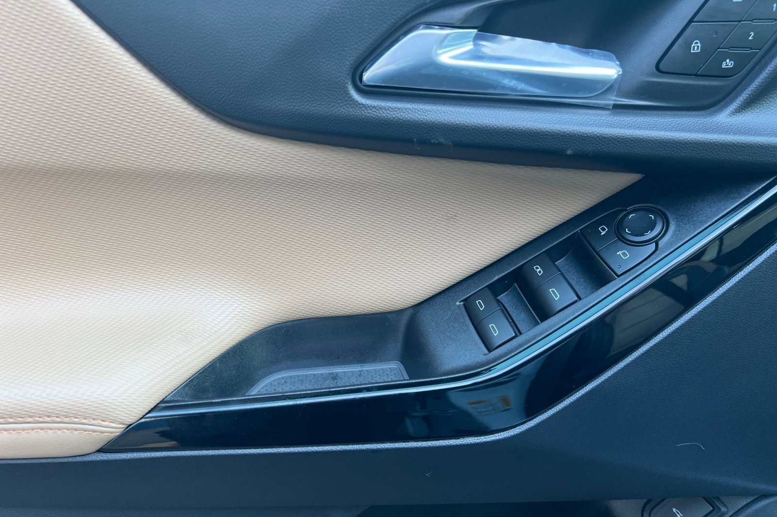 New 2026 Chevrolet Equinox ACTIV w/ Convenience Package III image 8