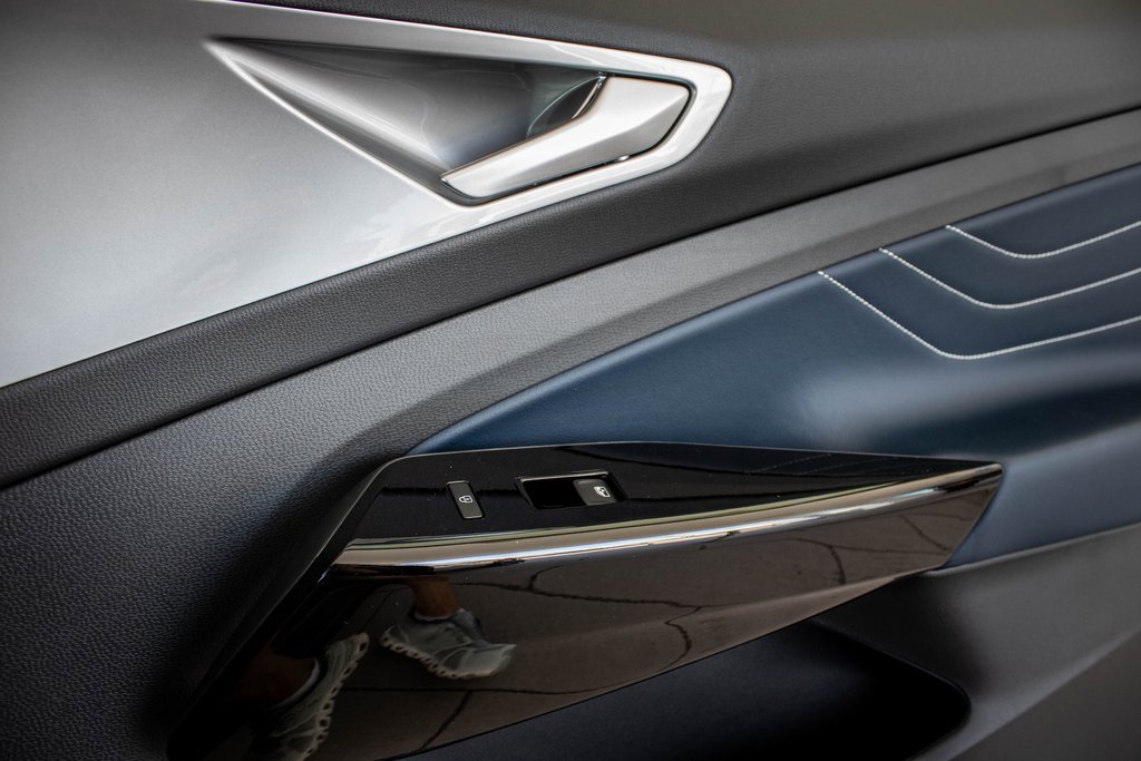 New 2025 Volkswagen ID.4 Pro S Plus image 44