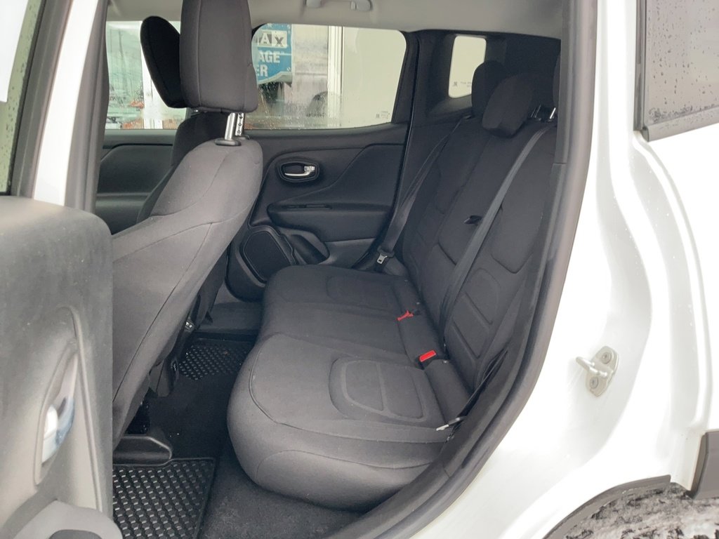 Used 2022 Jeep Renegade Latitude w/ Convenience Group image 9