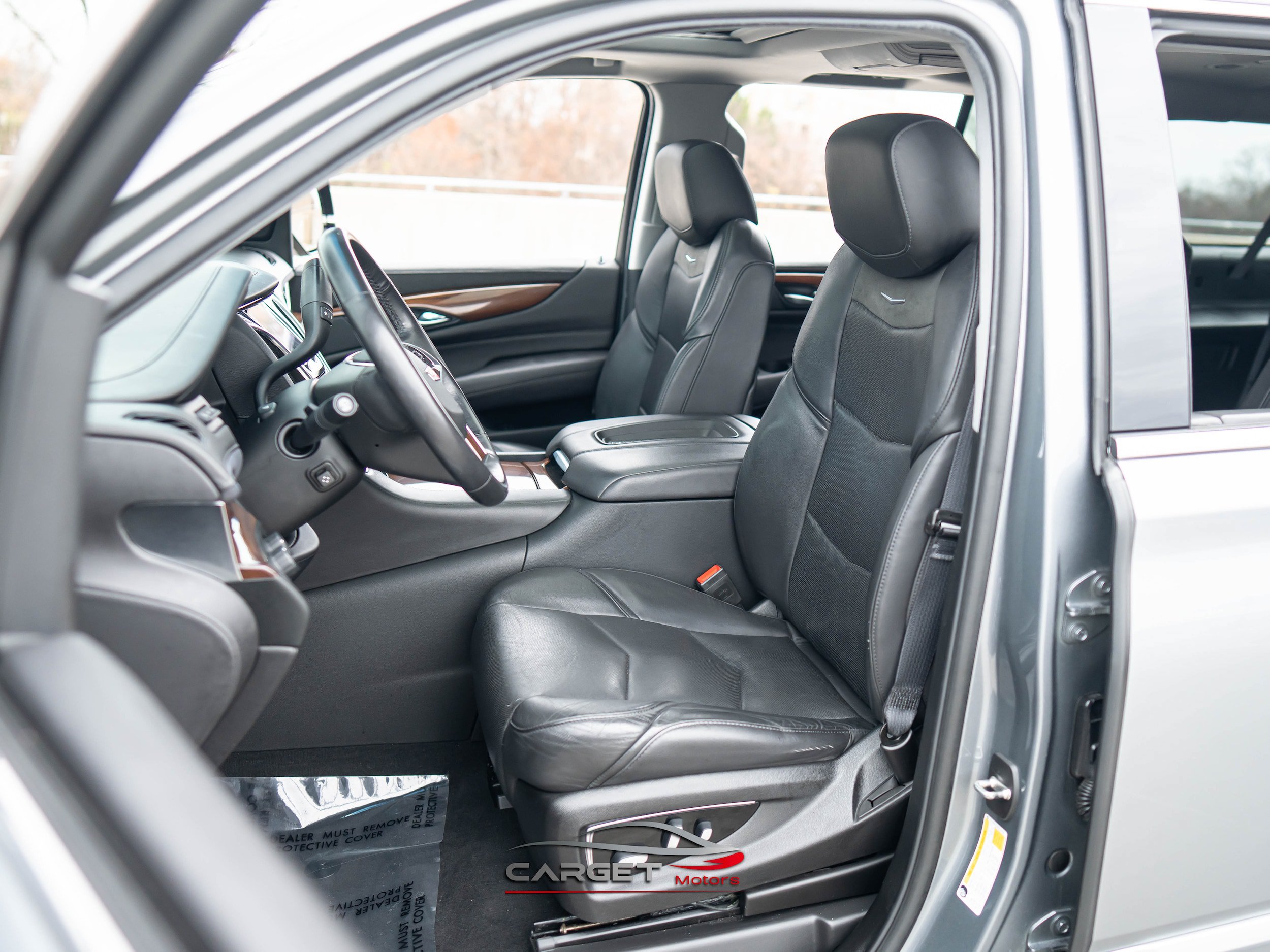 Used 2019 Cadillac Escalade ESV Luxury AWD/4WD image 16