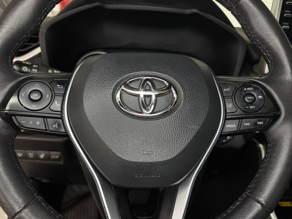 Used 2022 Toyota RAV4 Limited AWD/4WD image 15