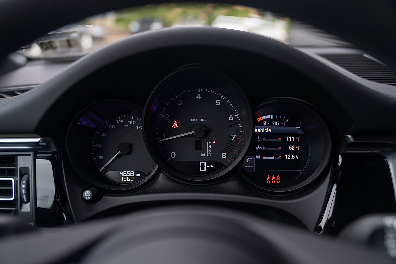 Certified 2025 Porsche Macan AWD/4WD image 6