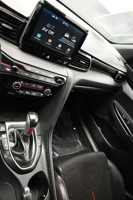 Used 2019 Hyundai Veloster 2.0 Premium FWD image 15