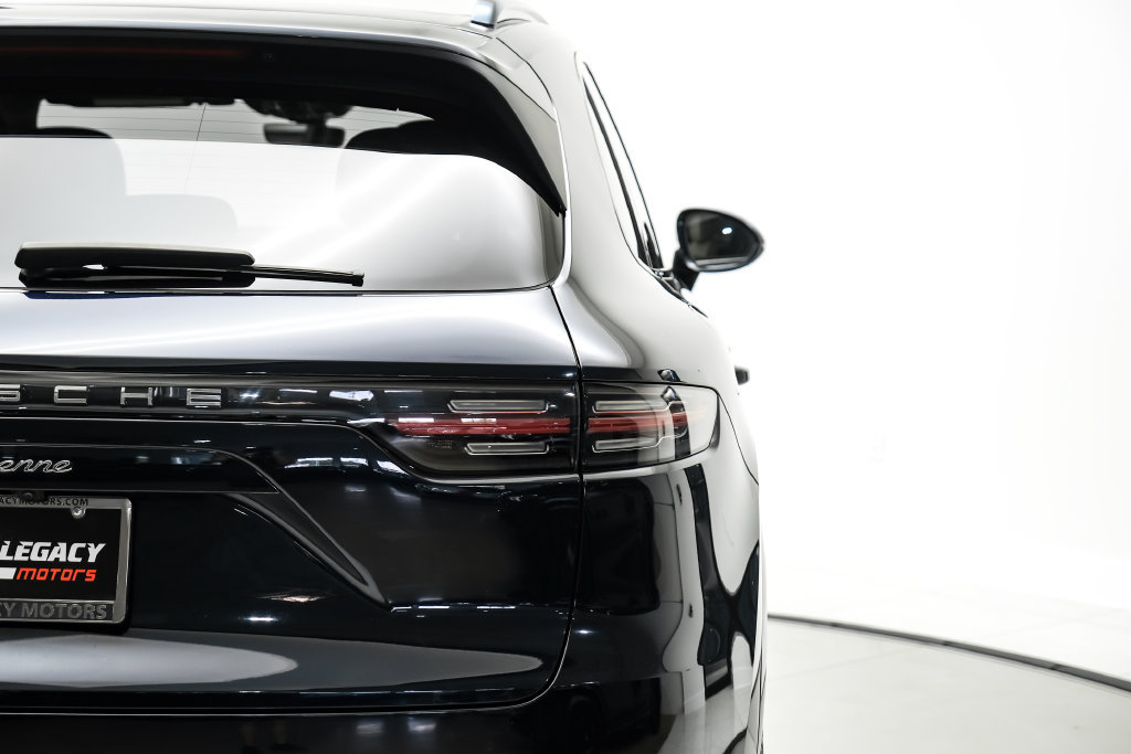 Used 2023 Porsche Cayenne w/ Premium Package AWD/4WD image 51