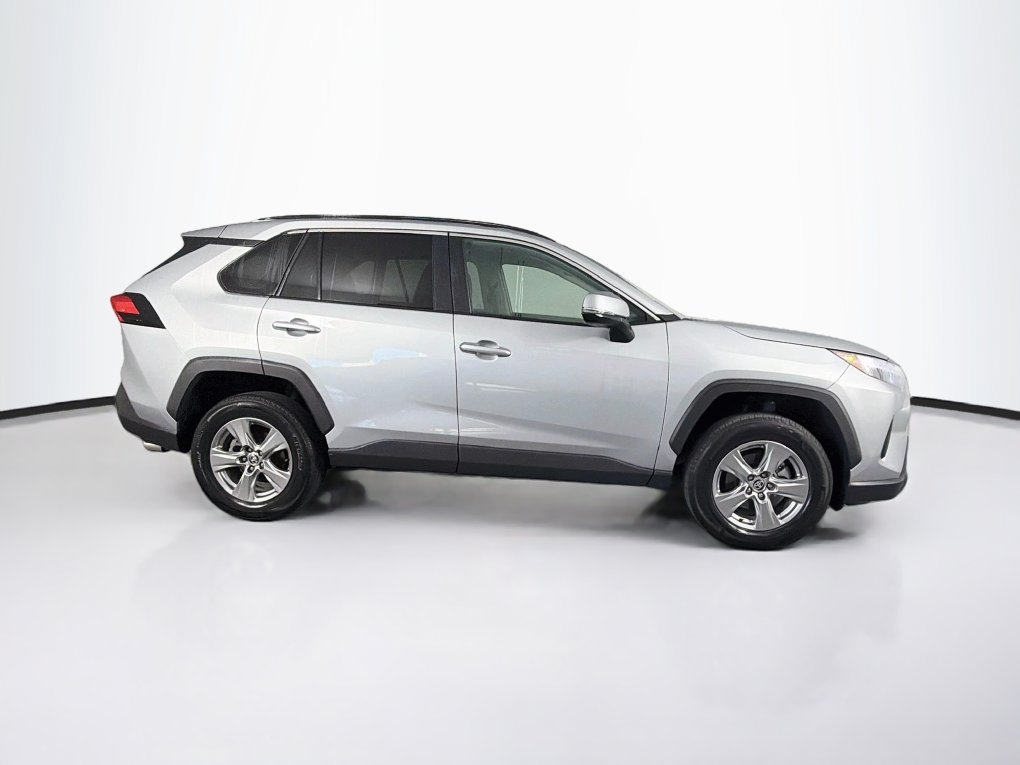 Used 2025 Toyota RAV4 XLE FWD image 11