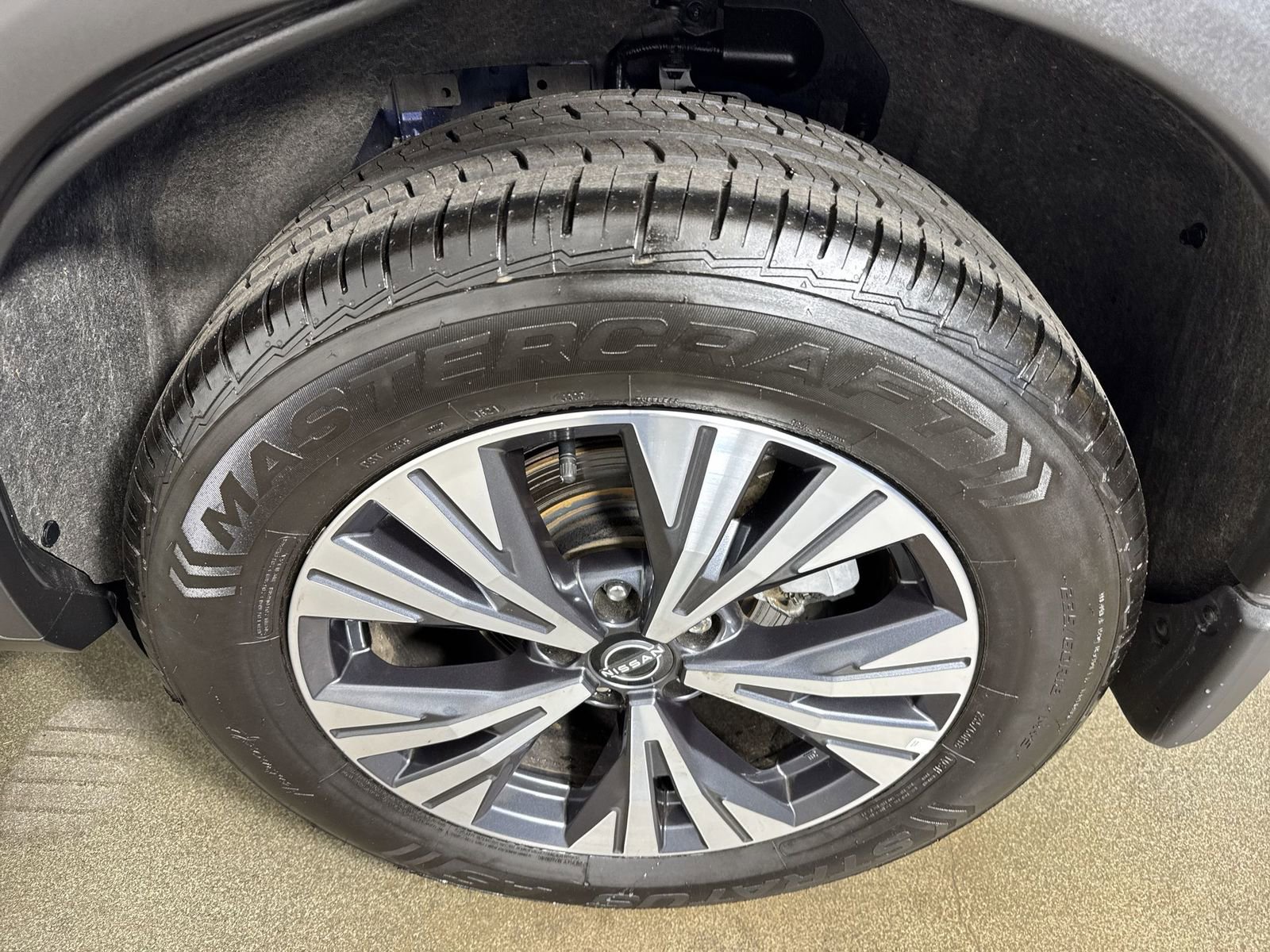 Certified 2022 Nissan Rogue SV AWD/4WD image 5